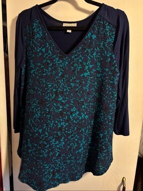 Dana Buchman Navy V-Neck Long Sleeve Top with Teal Print